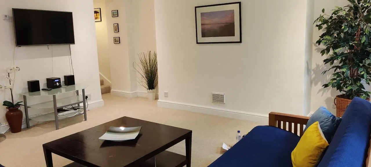 Extremely Well Located Seafront 1 Bedroom Apartment In Hove
